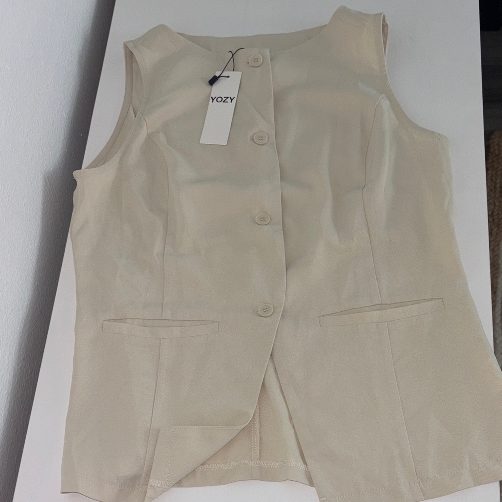 YOZY Women's Cream Sleeveless Blouse